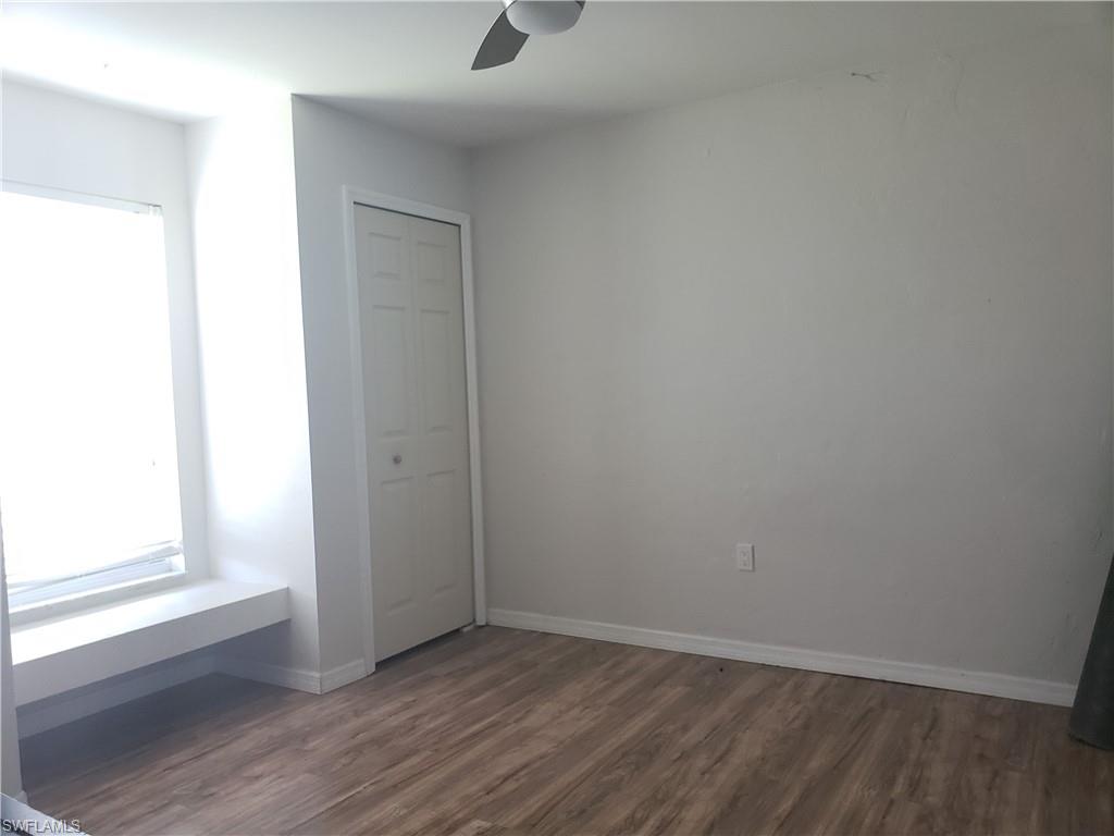 SAN CARLOS PARK - Residential