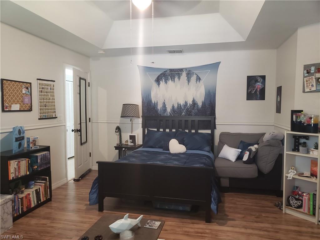 SAN CARLOS PARK - Residential