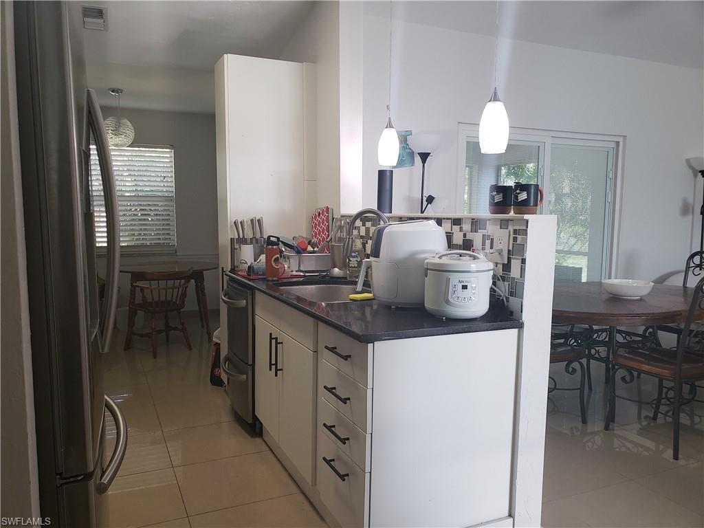 SAN CARLOS PARK - Residential