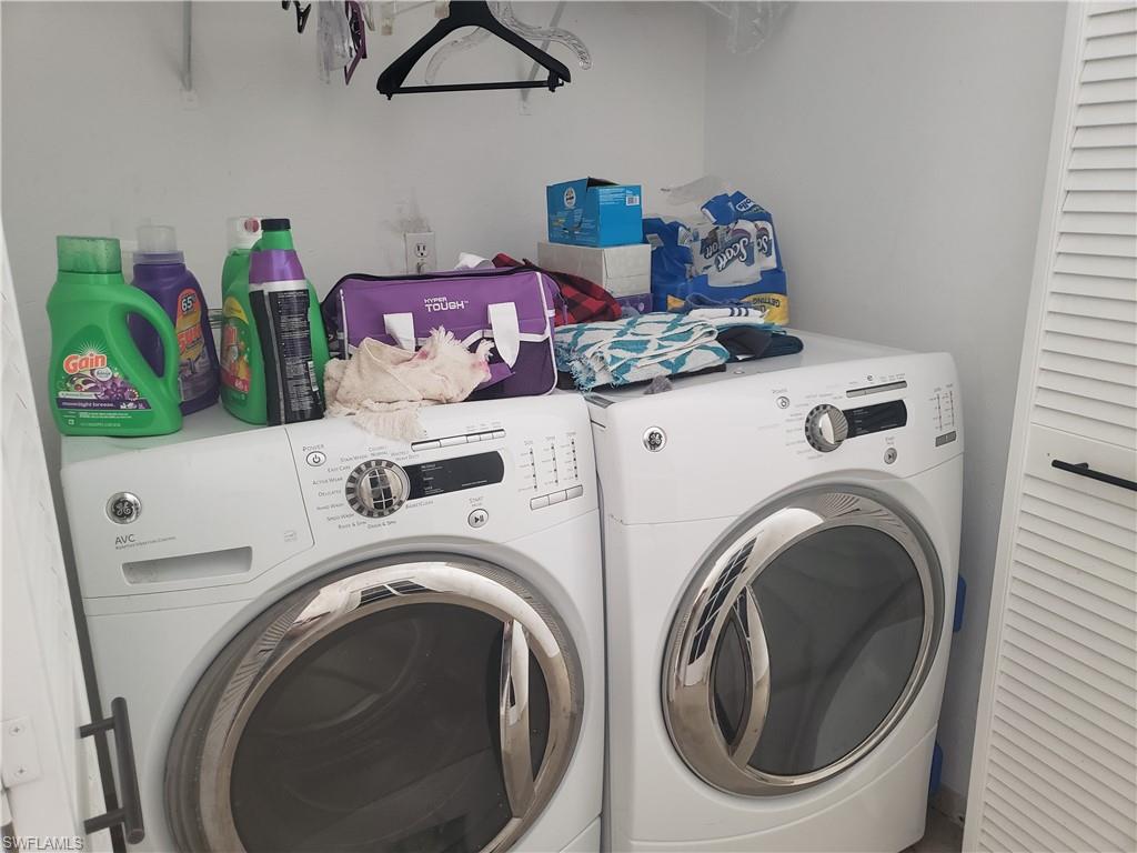 SAN CARLOS PARK - Residential