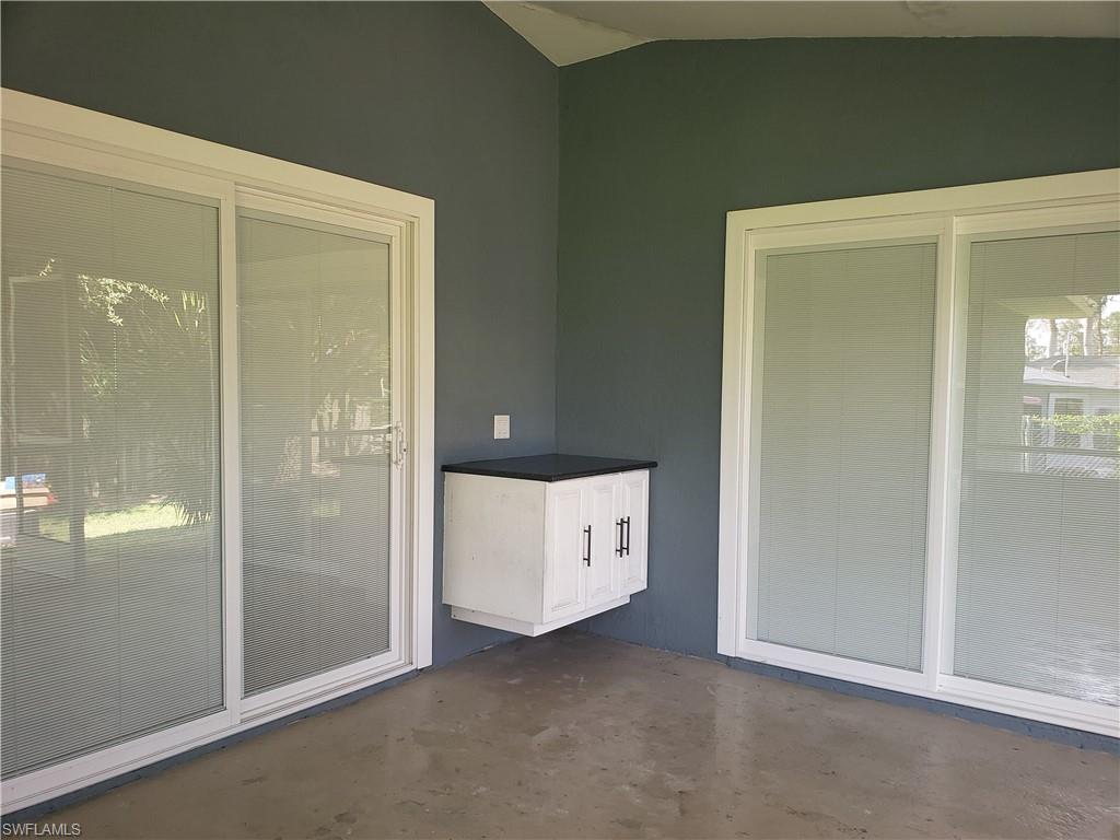 SAN CARLOS PARK - Residential