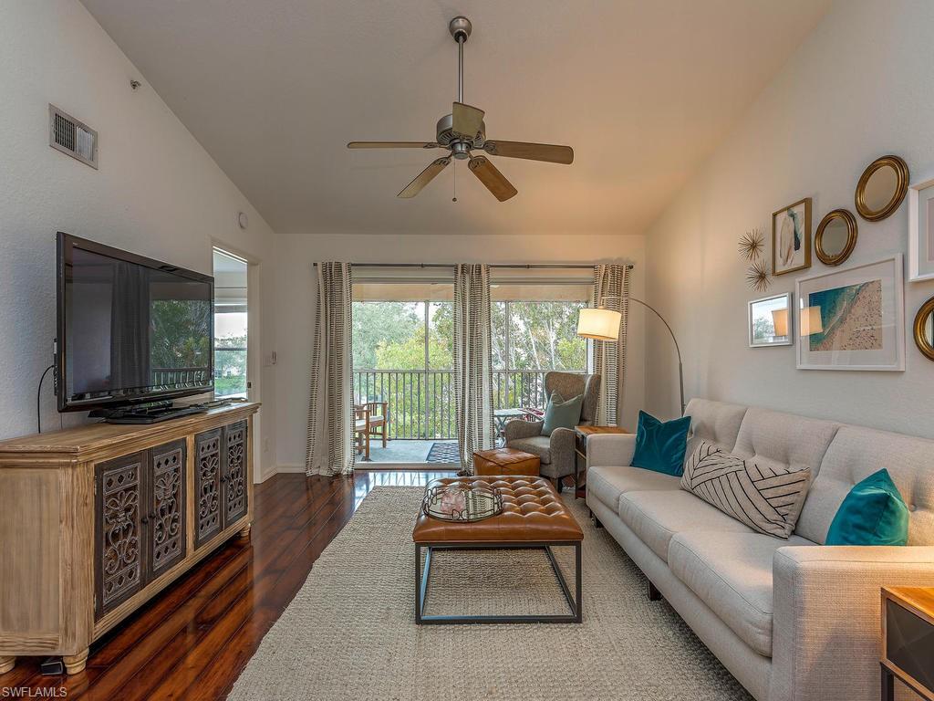 VICTORIA LAKES - Residential