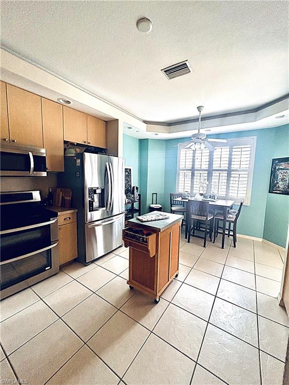 VAN LOON COMMONS - Residential