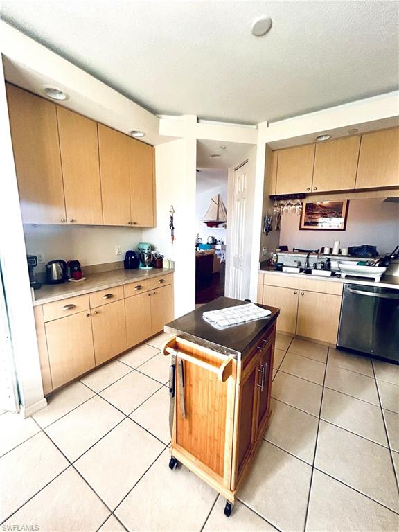 VAN LOON COMMONS - Residential