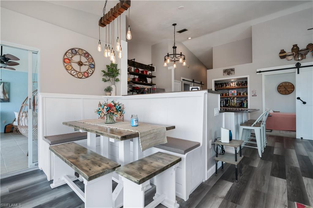 CAPSTAN II CONDO - Residential