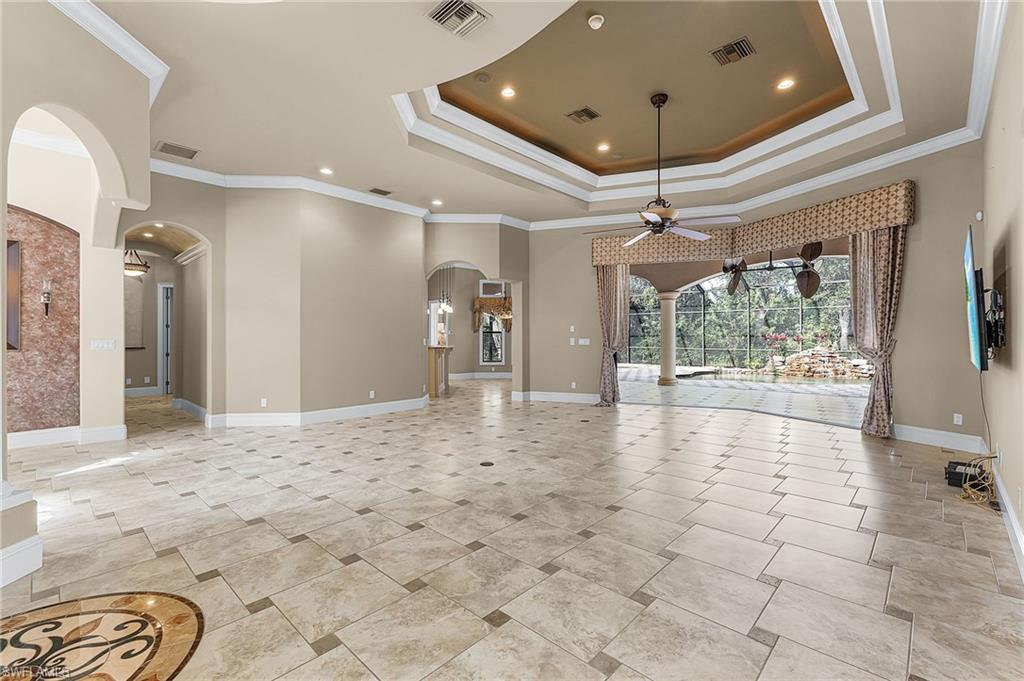 CASTLEWOOD - Residential