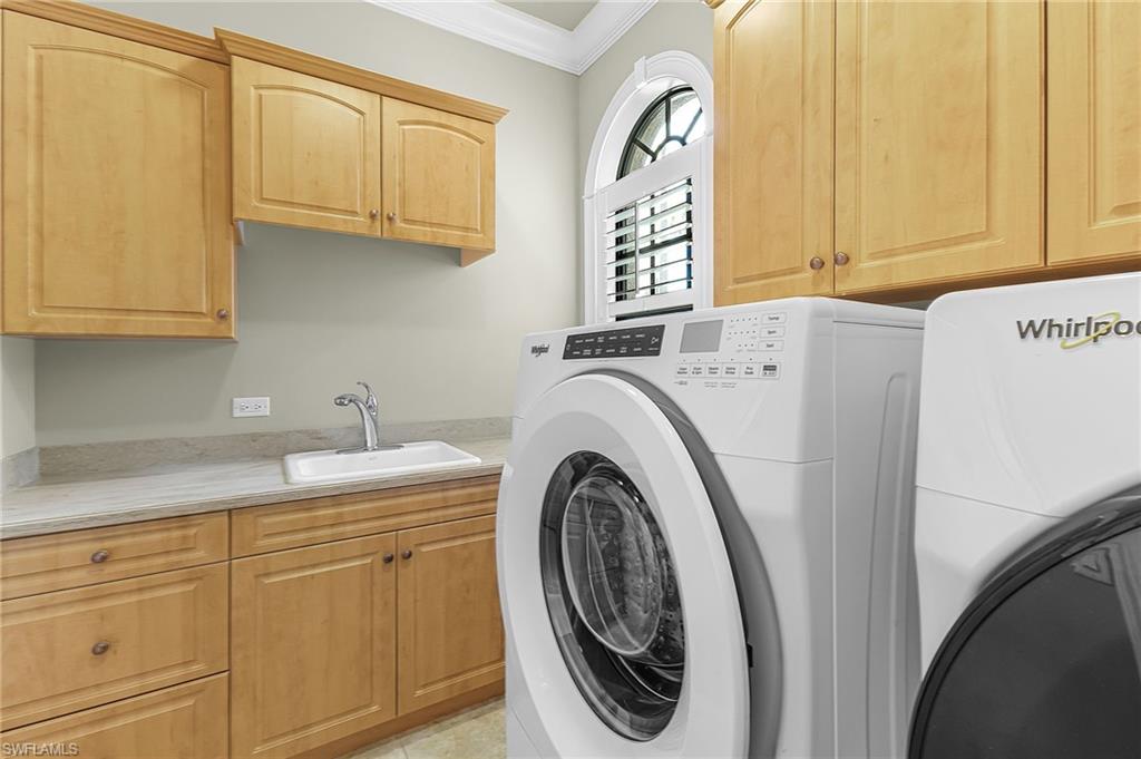 CASTLEWOOD - Residential