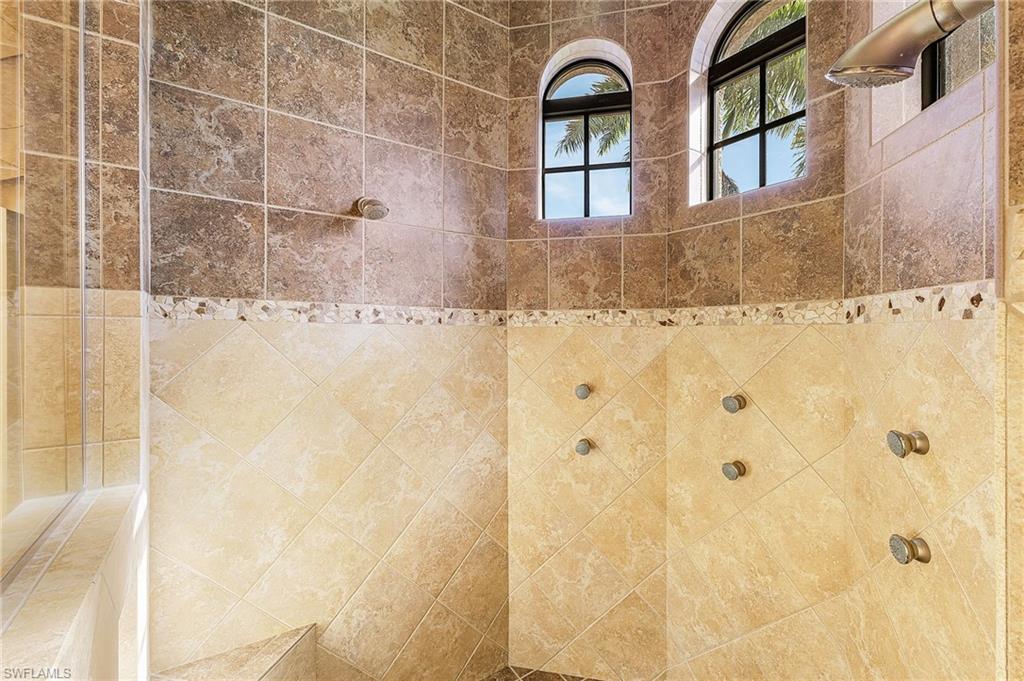 CASTLEWOOD - Residential