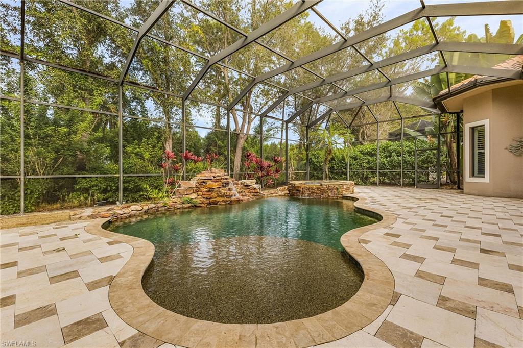 CASTLEWOOD - Residential