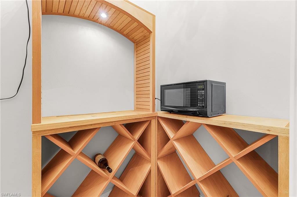 CASTLEWOOD - Residential