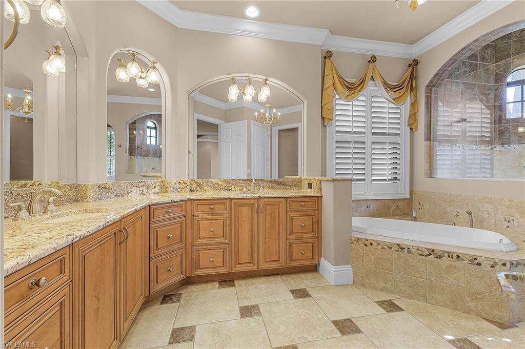 CASTLEWOOD - Residential