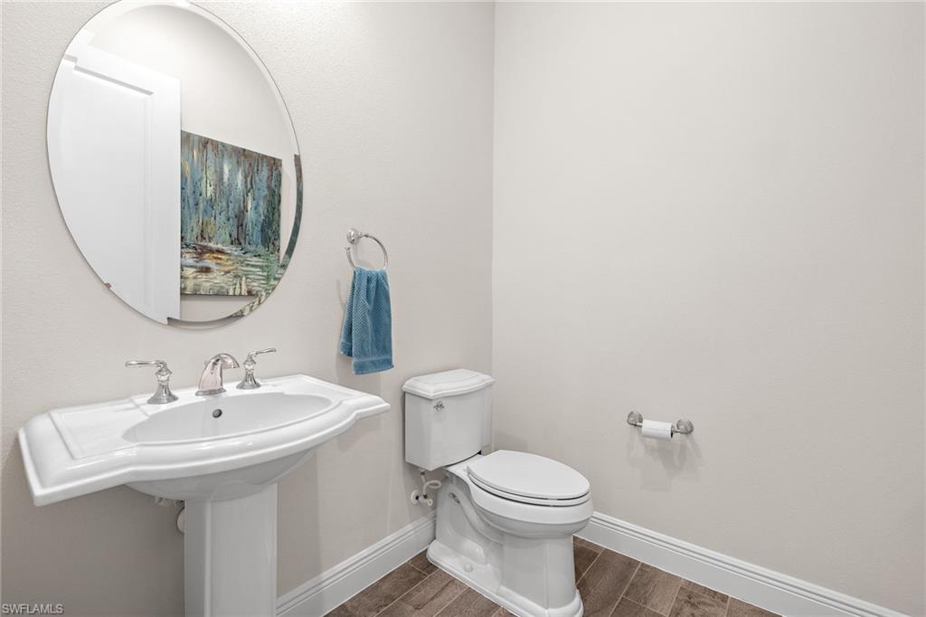 TWIN EAGLES - Residential