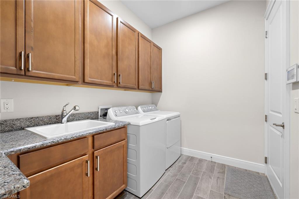 TWIN EAGLES - Residential