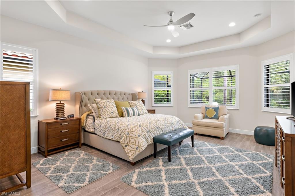 TWIN EAGLES - Residential