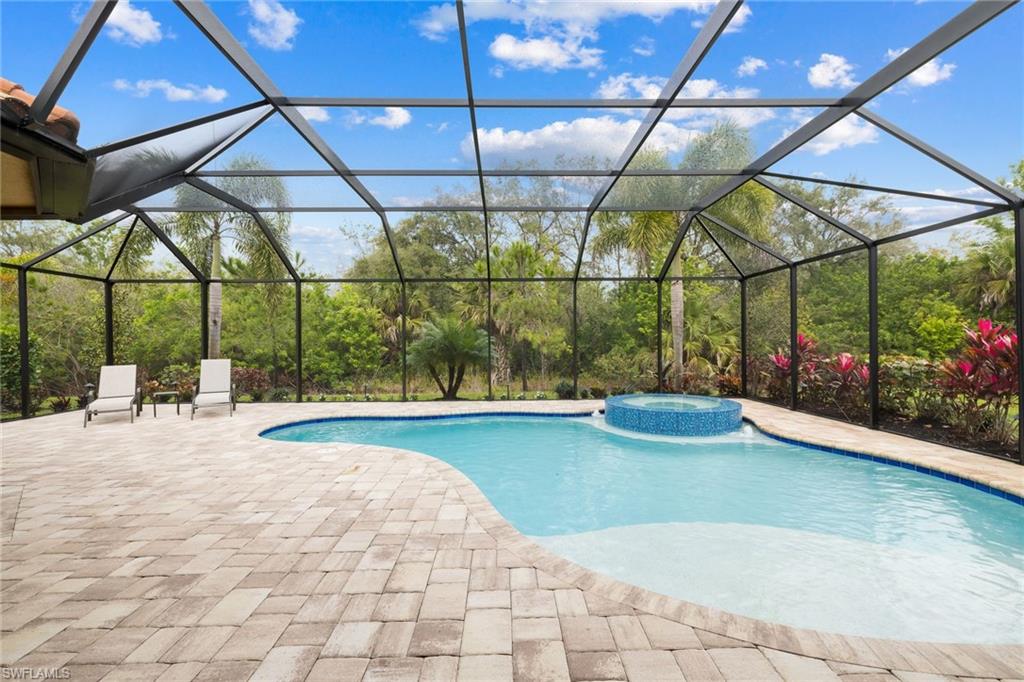 TWIN EAGLES - Residential