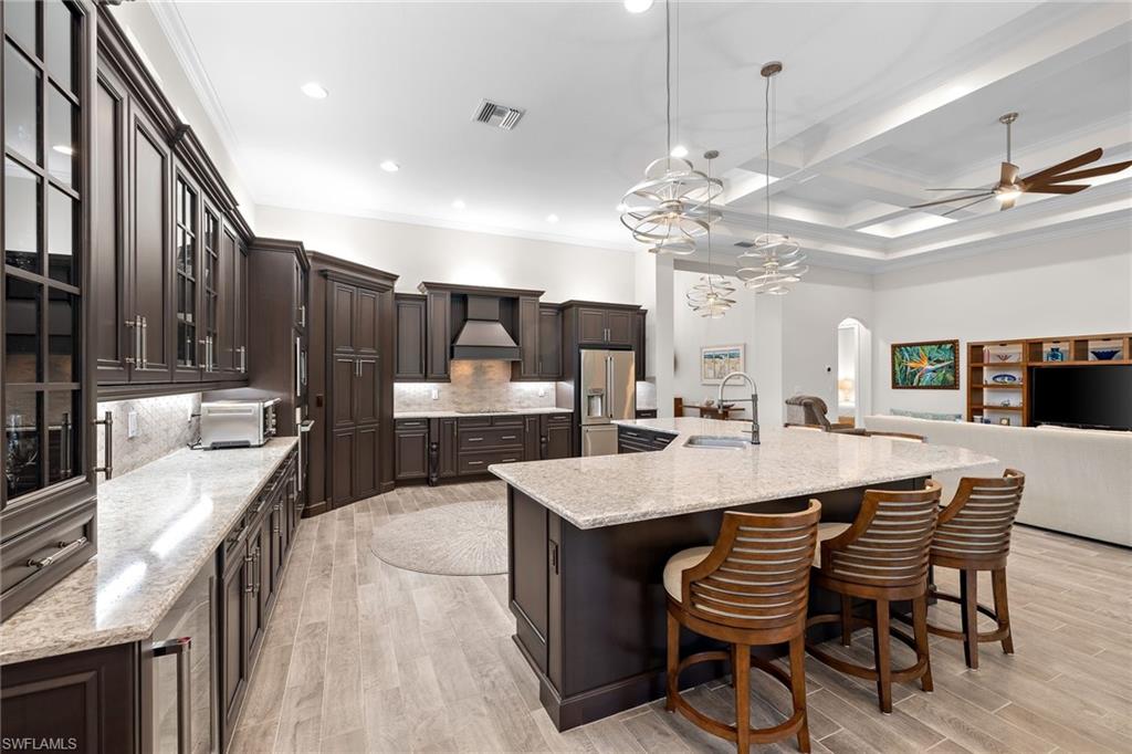 TWIN EAGLES - Residential