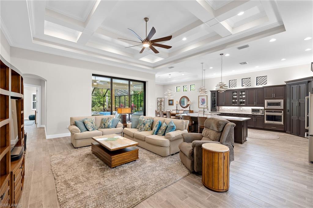 TWIN EAGLES - Residential