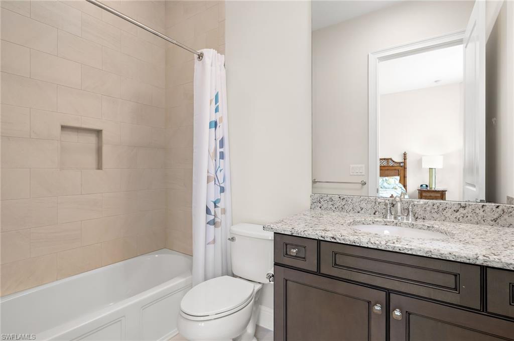 TWIN EAGLES - Residential