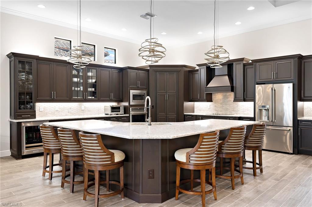 TWIN EAGLES - Residential