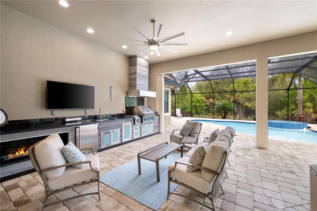 TWIN EAGLES - Residential