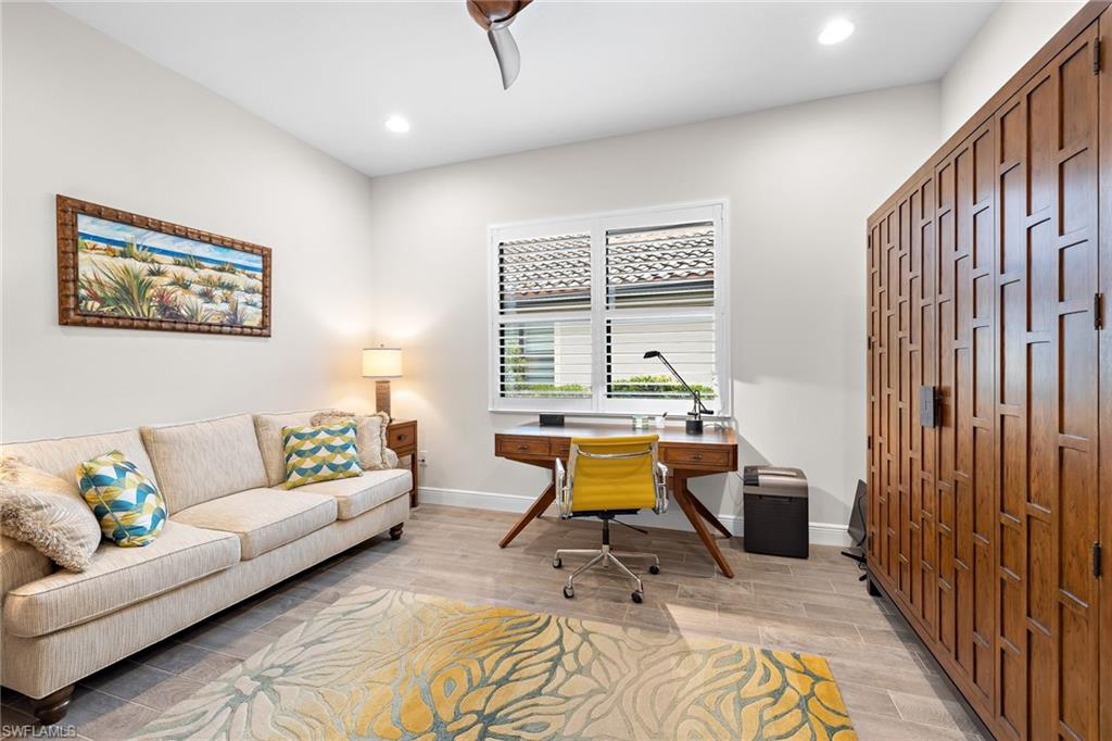 TWIN EAGLES - Residential