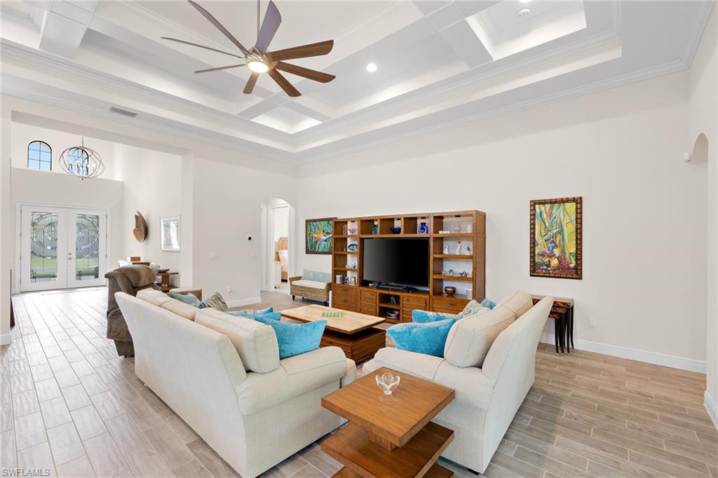 TWIN EAGLES - Residential