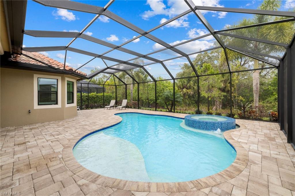 TWIN EAGLES - Residential