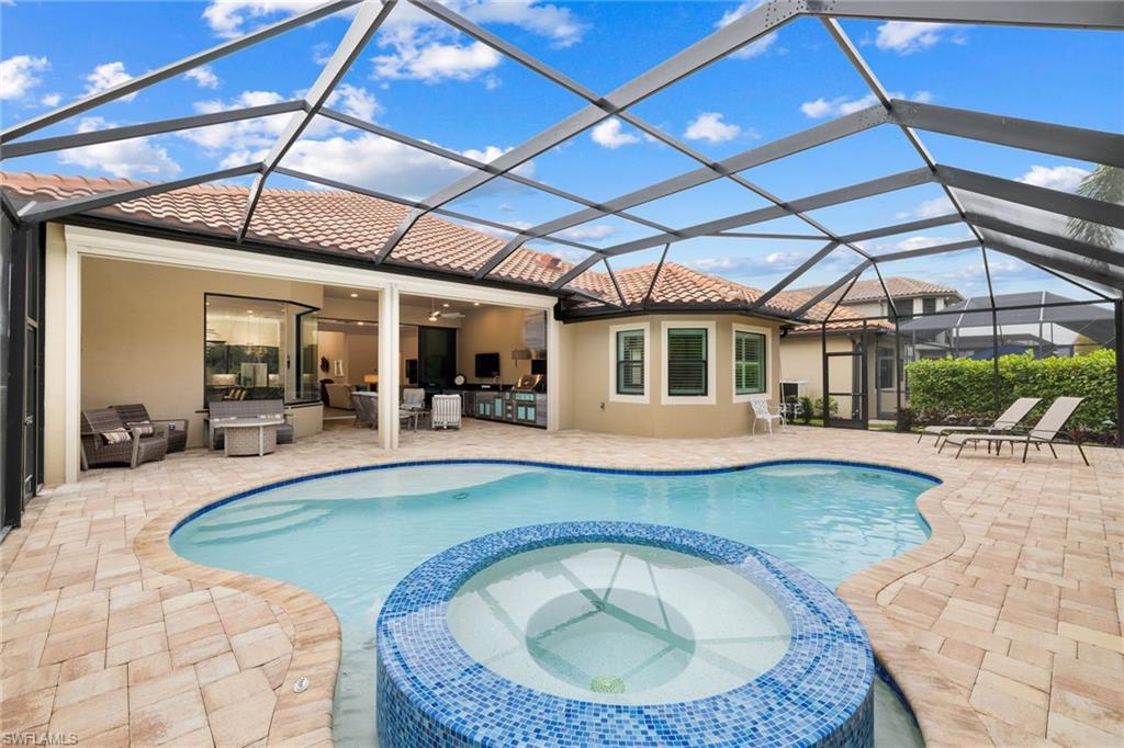 TWIN EAGLES - Residential