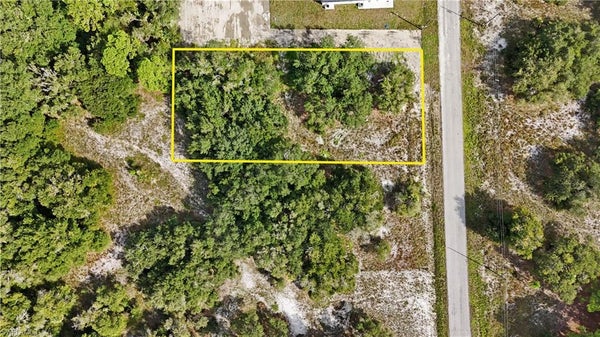 1621 JACKSON AVE, LEHIGH ACRES, FL 33972 - Image 55aabf84d06eee6af8a32b05dccf75e1/535255731