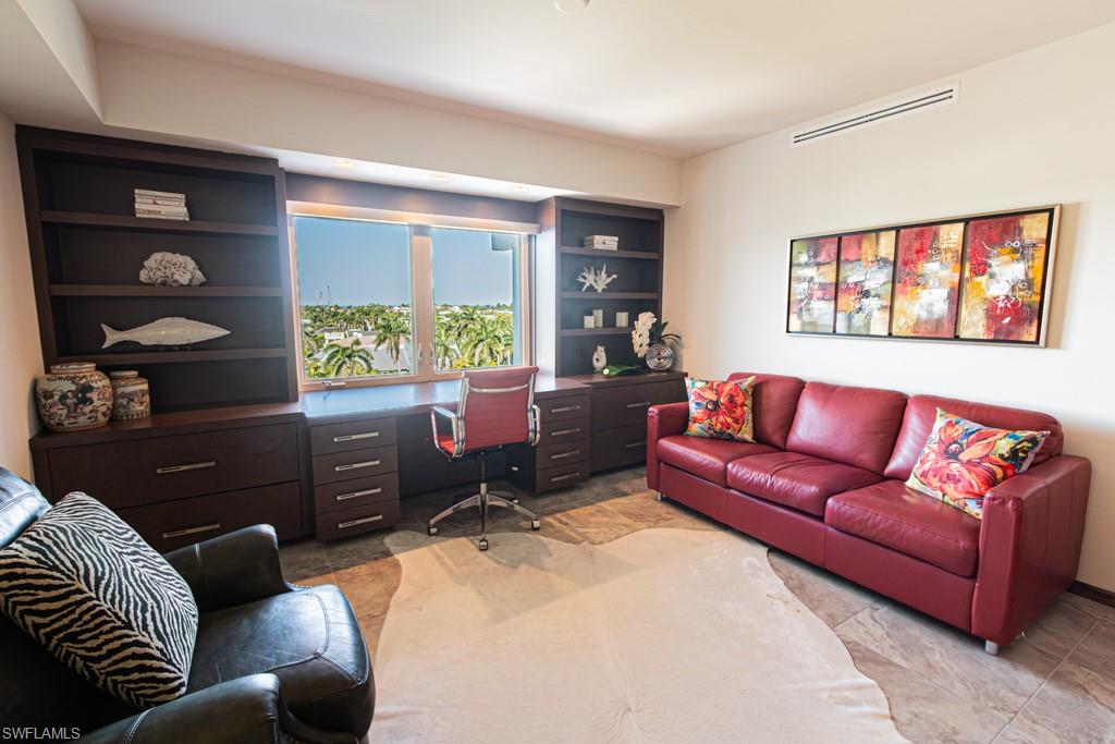 BAY TERRACE - Residential