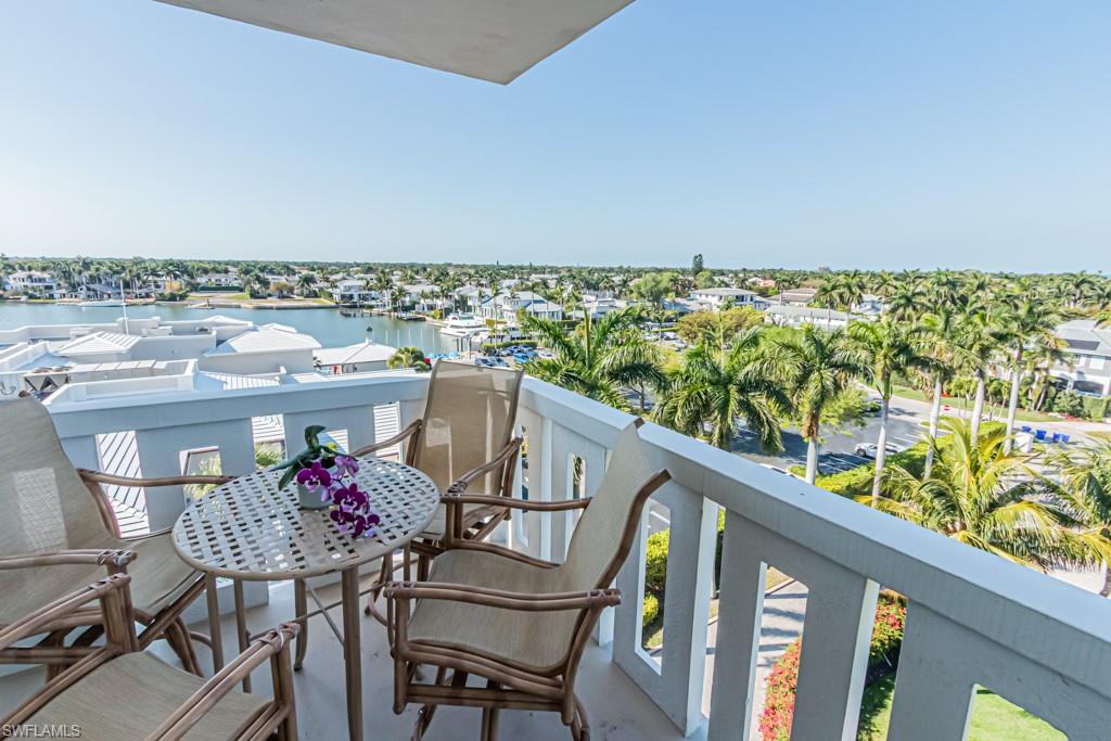 BAY TERRACE - Residential