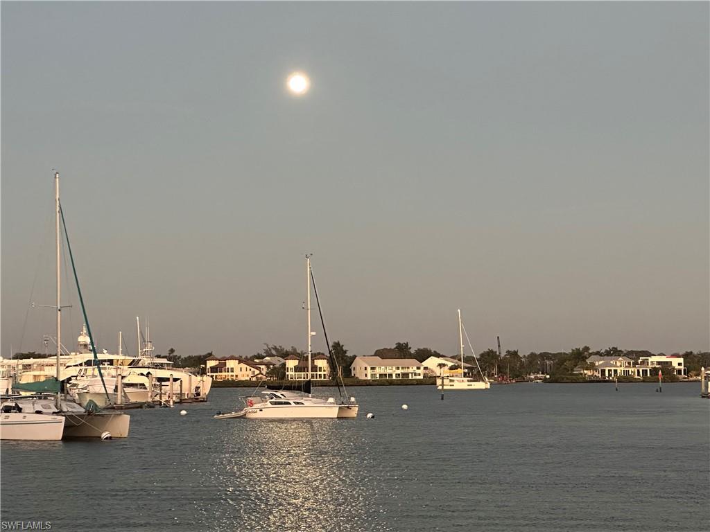 BAY TERRACE - Residential