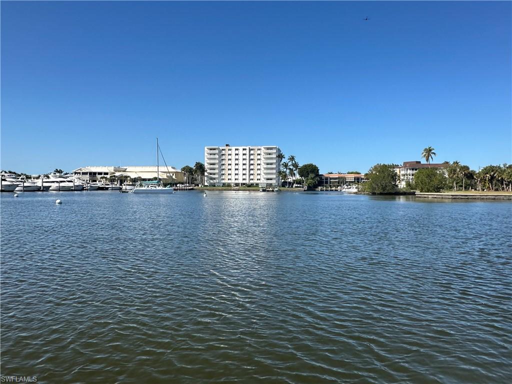 BAY TERRACE - Residential