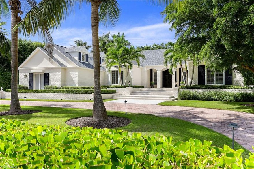 Newly renovated in 2014, this charming Port Royal residence is ready to enjoy. Sophisticated coastal decor, white on white kitchen, wood floors, center fireplace, formal dining and expansive master suite are among the amenities, including three private guest suites and a separate study. Lushly landscaped grounds and a southern exposure pool bring the outdoors into the living spaces. The home is fully shuttered and has its own generator. The treasured location is just a short distance to the beach and all the club amenities. An absolute gem.
