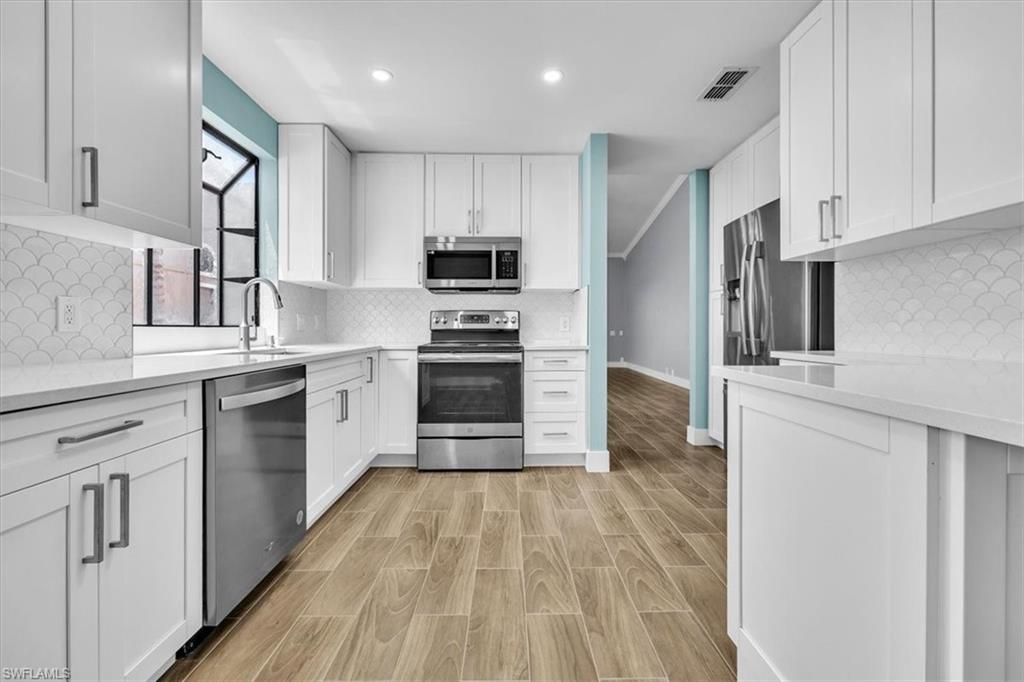 ISLAND PARK VILLAGE - Residential