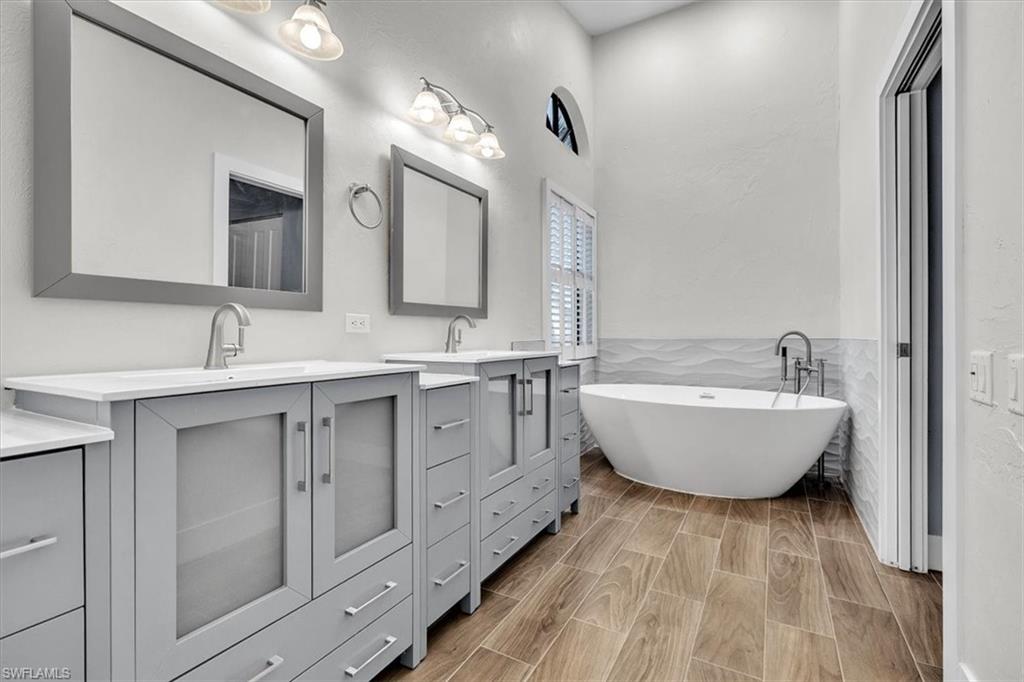 ISLAND PARK VILLAGE - Residential