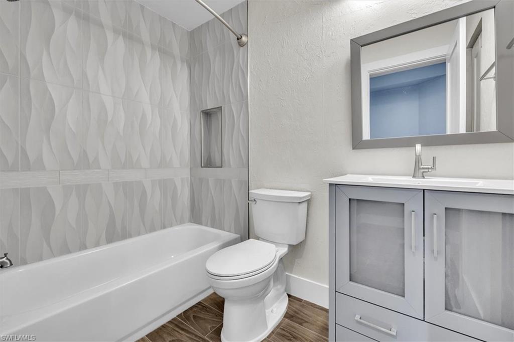 ISLAND PARK VILLAGE - Residential