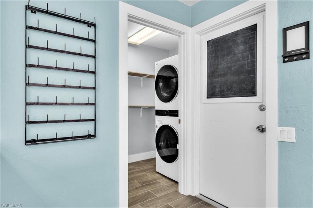 ISLAND PARK VILLAGE - Residential