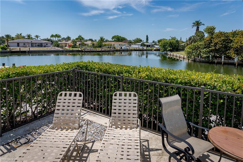 MARCO BEACH - Residential