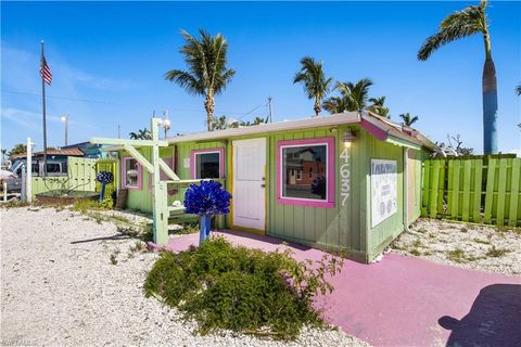 4637/4639 Pine Island RD NW MATLACHA FL 33993