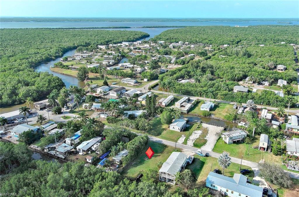 PLANTATION ISLAND - Land