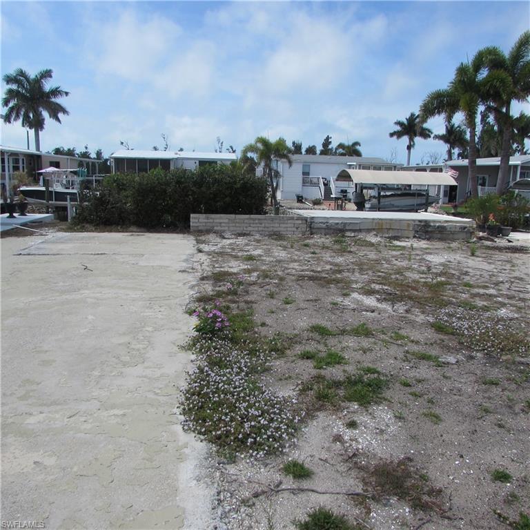 PINE ISLAND COVE - Land