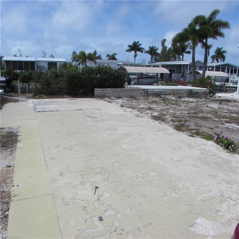 PINE ISLAND COVE - Land