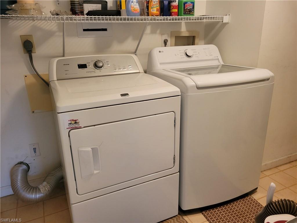 ANDOVER SQUARE - Residential