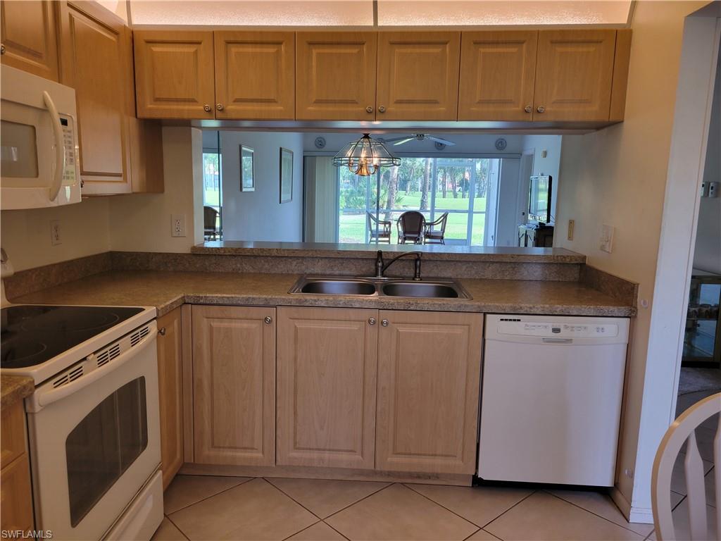 ANDOVER SQUARE - Residential