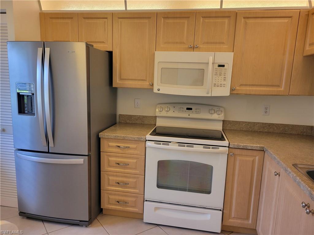 ANDOVER SQUARE - Residential