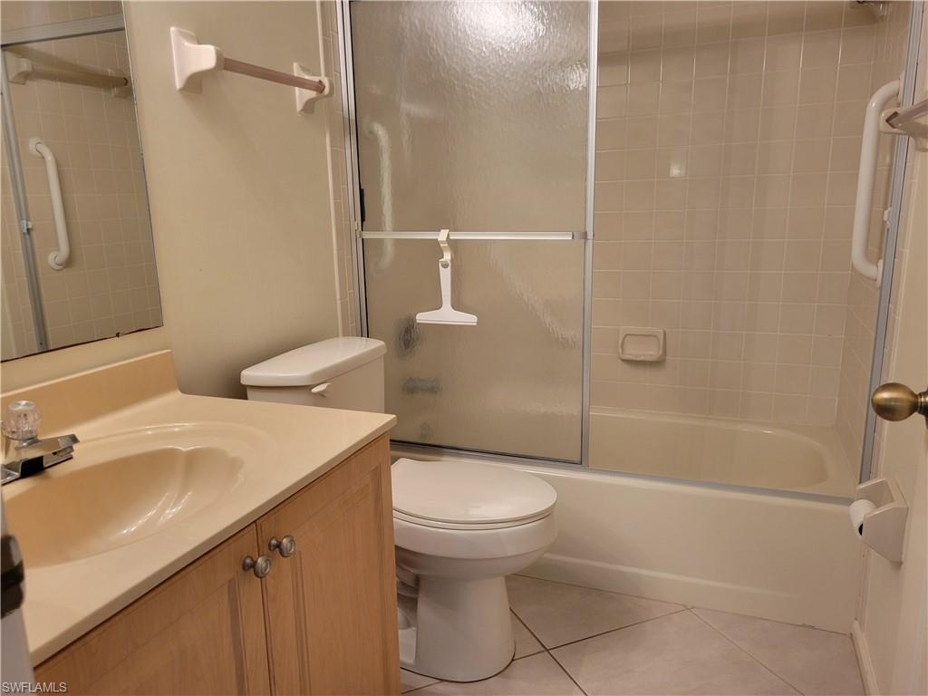 ANDOVER SQUARE - Residential