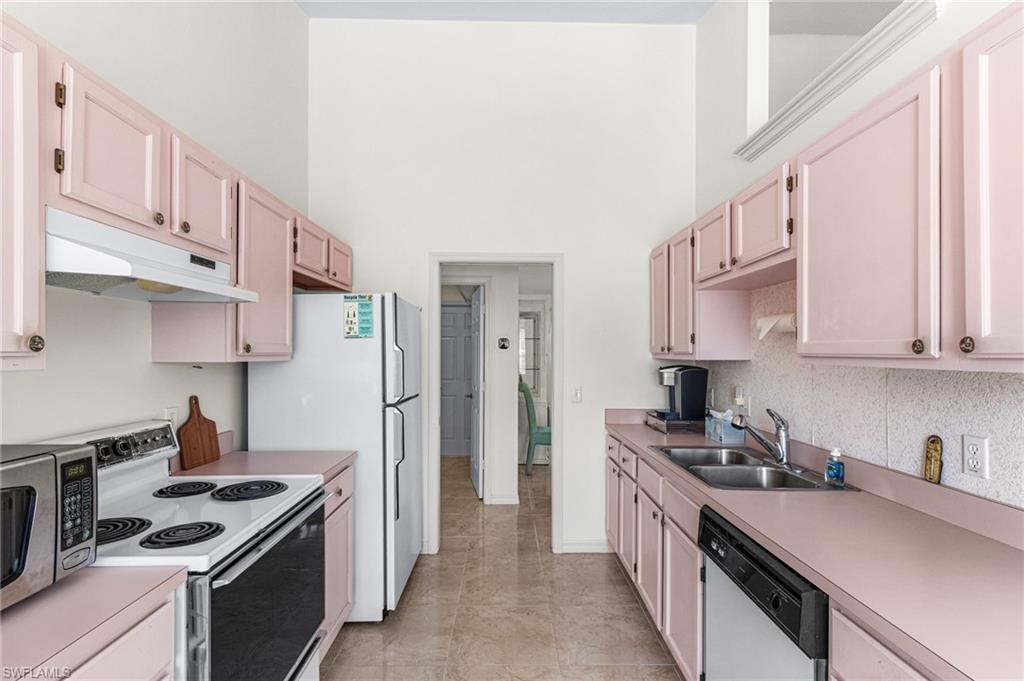 RIVIERA COLONY GOLF ESTATES - Residential