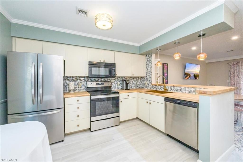 CYPRESS PLANTATIONS - Residential