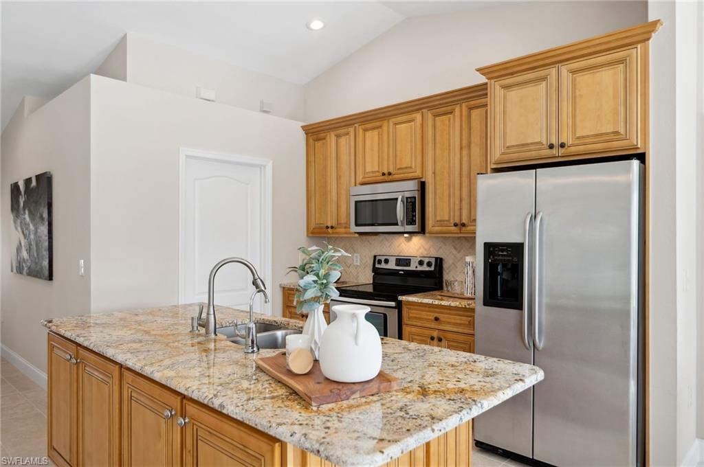 CAPE CORAL - Residential